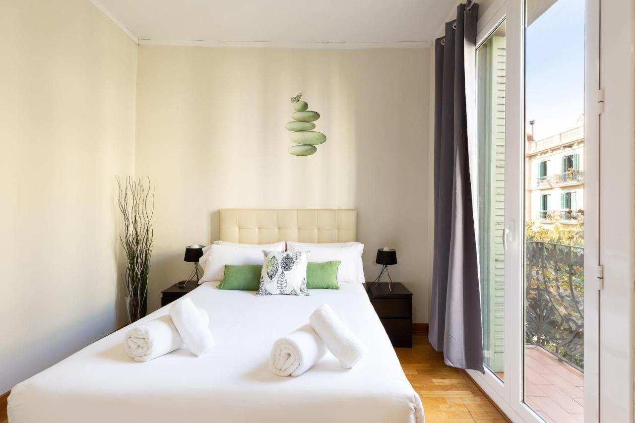 Stay U-Nique Apartments Consell Barcellona Esterno foto