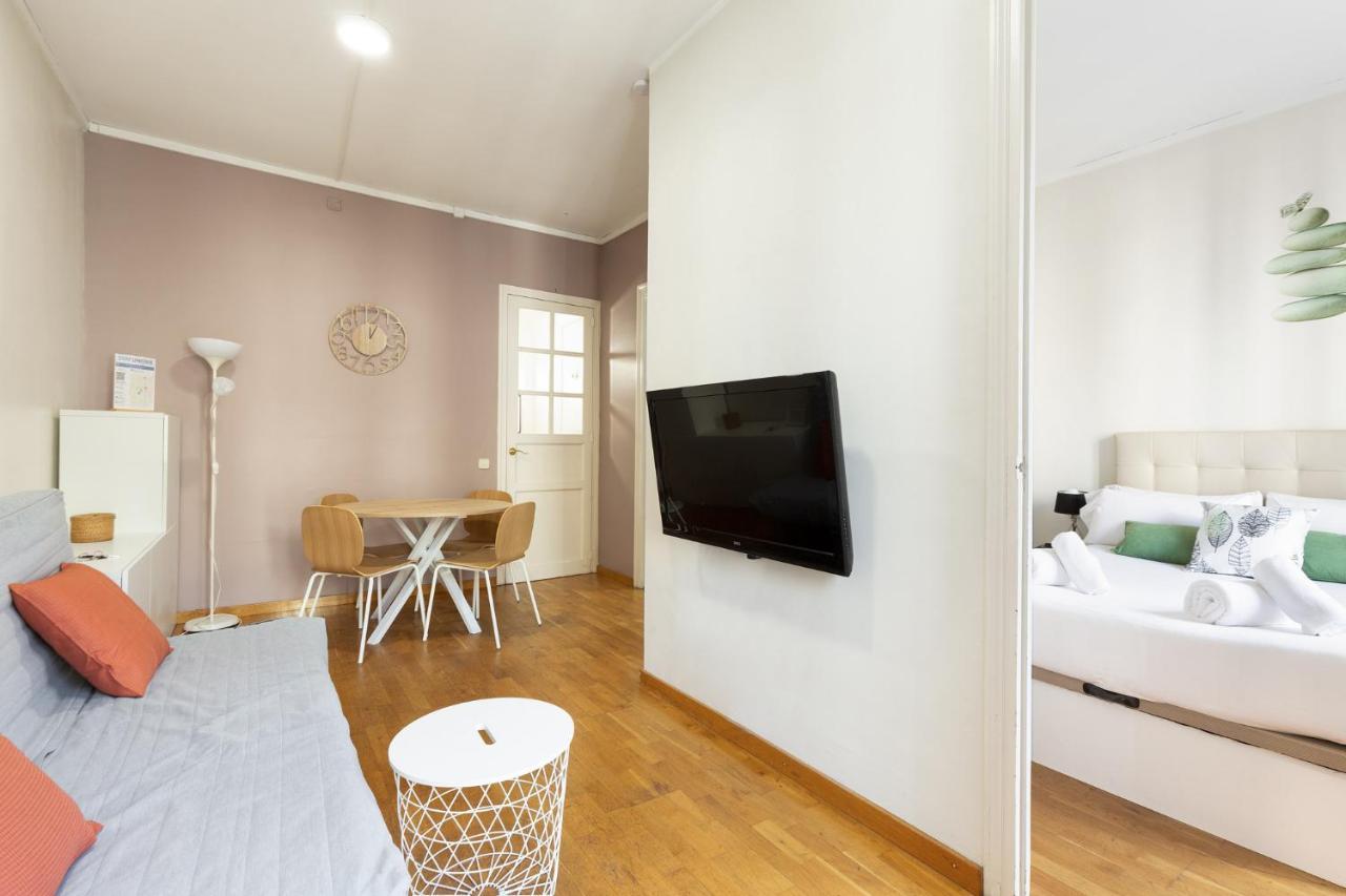 Stay U-Nique Apartments Consell Barcellona Esterno foto