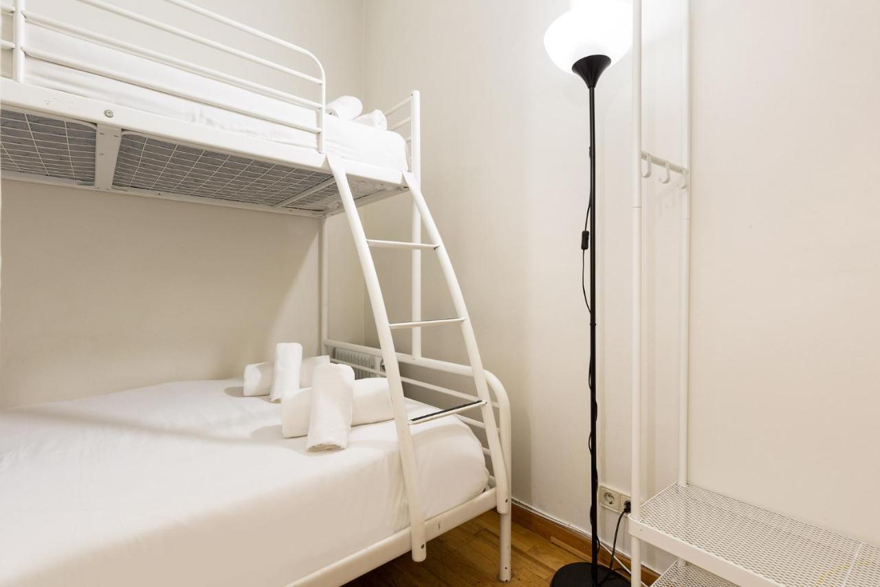 Stay U-Nique Apartments Consell Barcellona Esterno foto